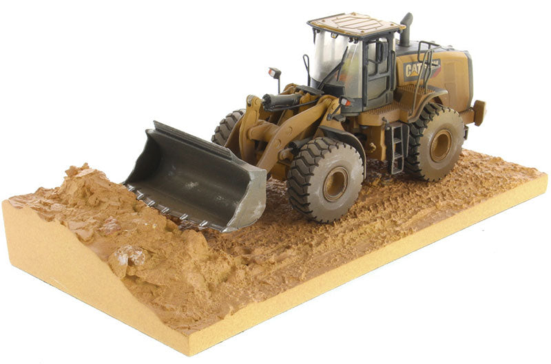 1:50 Cat 966M Weathered Medium Wheel Loader