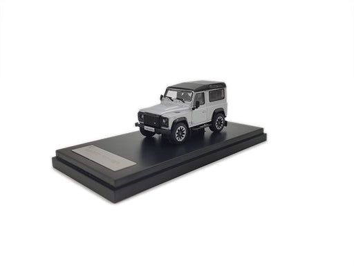 1:64 2018 Land Rover Defender (Silver)