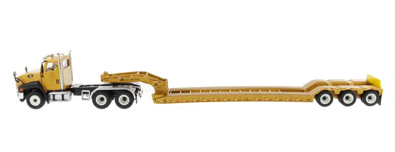 1:50 Cat® CT660 Day Cab Tractor with XL120 Low-Profile HDG Trailer