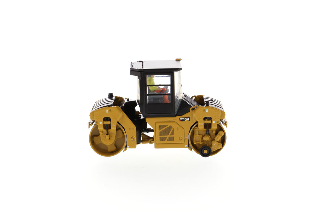 1:50 Cat® CB-13 Tandem Vibratory Roller with Cab