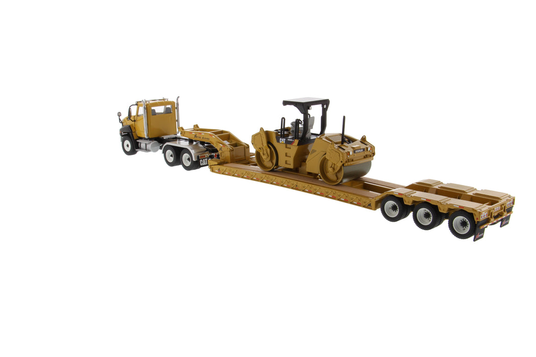 1:50 Cat® CT660 Day Cab Tractor & XL120 Low-Profile HDG Trailer