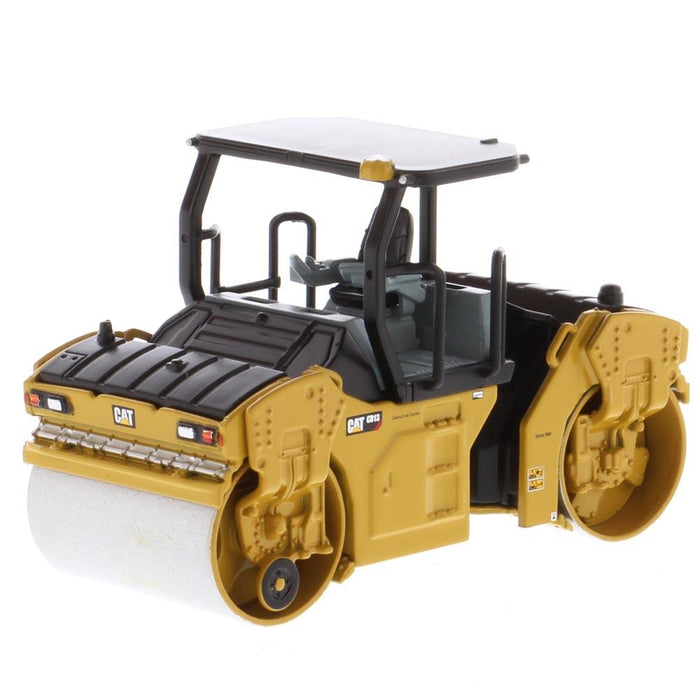 1:64 Cat® CB-13 Tandem Vibratory Roller with ROPS
