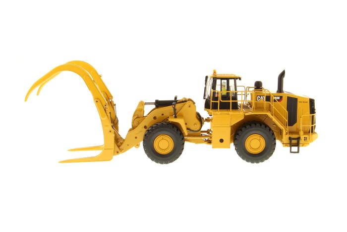 1:50 Cat® 988K Wheel Loader with Grapple